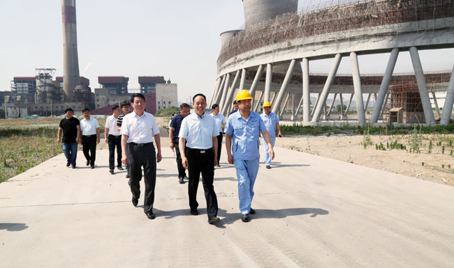 洛陽市政協(xié)黨組副書記、副主席張世敏到萬基?2×60萬千瓦機(jī)組工地調(diào)研