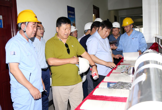 北京市昌平區(qū)經(jīng)信局副局長徐連江、王加祥一行到萬基鋁加工參觀考察