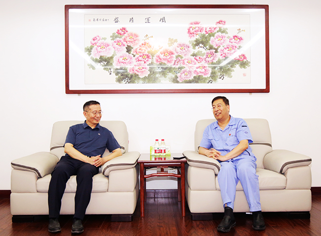 華夏銀行河南省分行授信審批部總經(jīng)理楊紅波一行調(diào)研2×60萬機(jī)組項目