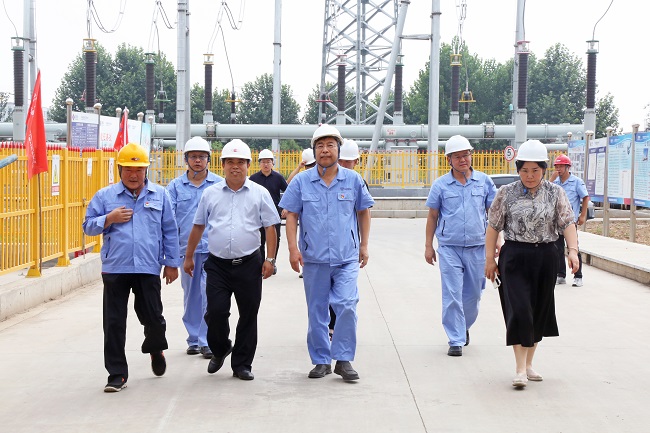 新安縣委副書記劉軍鋒到萬基控股集團調(diào)研